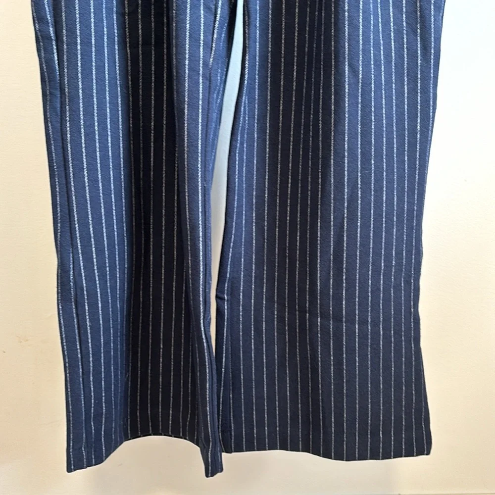 Abercrombie & Fitch Tailored Wide Leg pant. - Picture 4 of 10